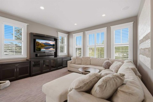 1 Rosewood Rise, Sylvan Lake, AB - Indoor Photo Showing Living Room