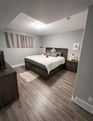 58 Village Crescent, Red Deer, AB 