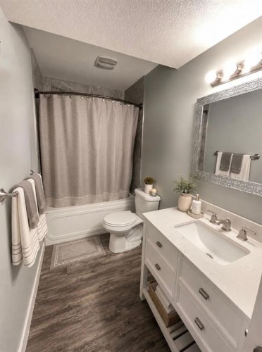 58 Village Crescent, Red Deer, AB 