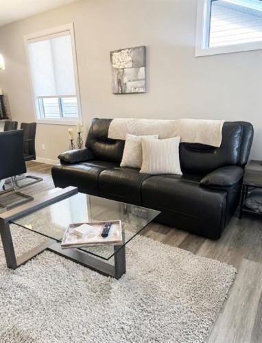 58 Village Crescent, Red Deer, AB 
