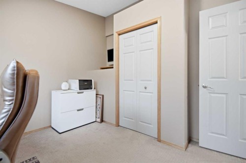 156 Aubrey Close, Red Deer, AB 
