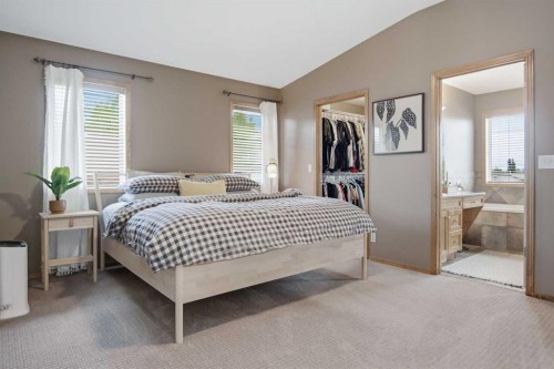156 Aubrey Close, Red Deer, AB 