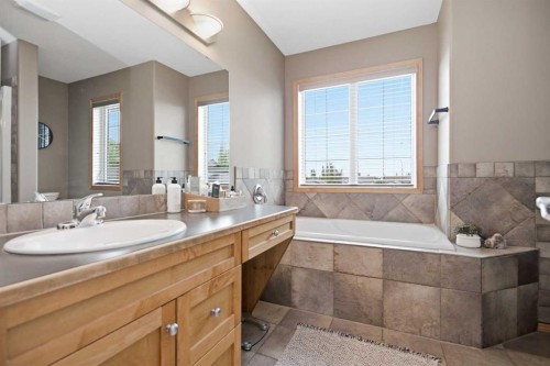 156 Aubrey Close, Red Deer, AB 