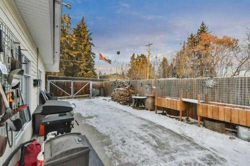 5406 50 Avenue, Lacombe, AB 