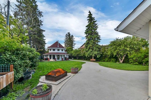 5406 50 Avenue, Lacombe, AB 