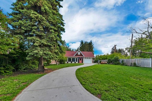 5406 50 Avenue, Lacombe, AB 