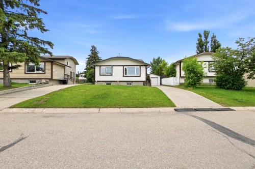 10 Opal Close, Lacombe, AB 