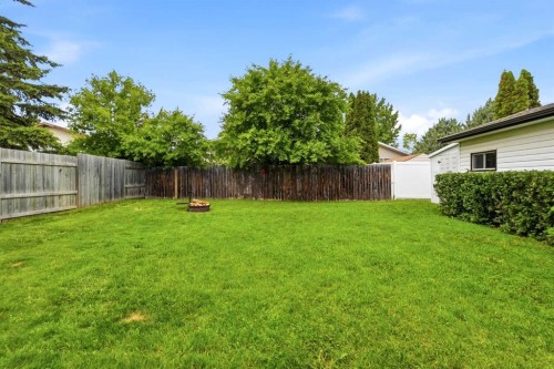 10 Opal Close, Lacombe, AB 
