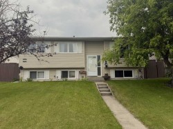 201 9 Avenue NESundre, AB T0M 1X0