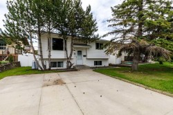 63 Mclevin Crescent  Red Deer, AB T4R 1S8