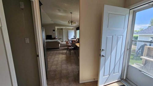 5016 49 Street, Lougheed, AB 