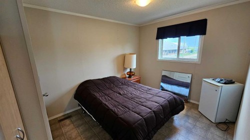 5016 49 Street, Lougheed, AB 
