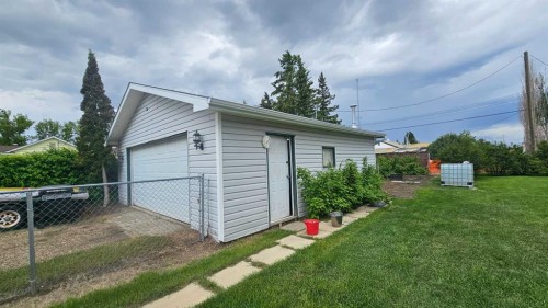 5016 49 Street, Lougheed, AB 