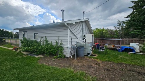5016 49 Street, Lougheed, AB 