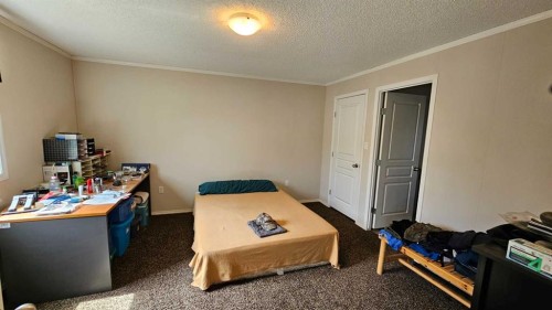 5016 49 Street, Lougheed, AB 