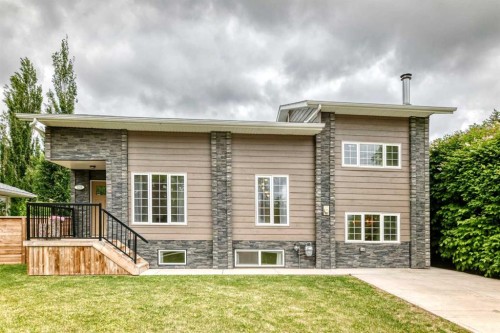 5238 52 Street, Lacombe, AB 