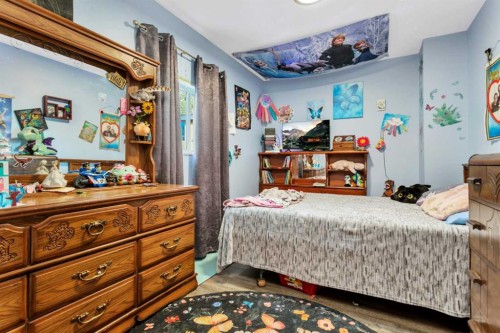 4520 36 Avenue, Ponoka, AB - Indoor Photo Showing Bedroom