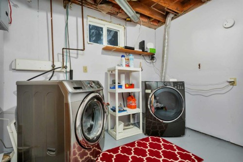 4520 36 Avenue, Ponoka, AB - Indoor Photo Showing Laundry Room
