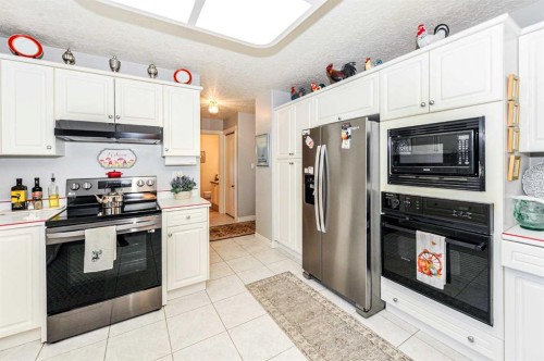 4608 50 Street, Forestburg, AB - Indoor Photo Showing Kitchen
