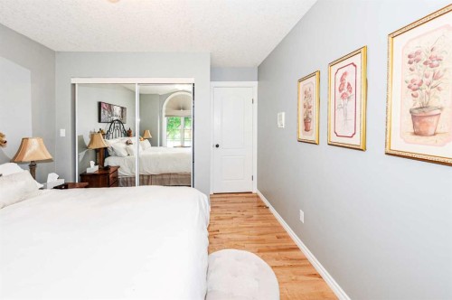 4608 50 Street, Forestburg, AB - Indoor Photo Showing Bedroom