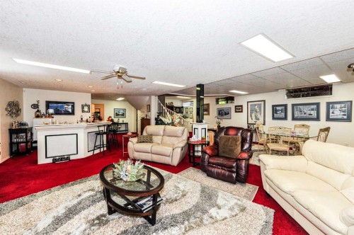 4608 50 Street, Forestburg, AB - Indoor Photo Showing Living Room