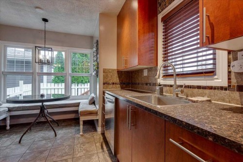 5105 53 Avenue, Ponoka, AB - Indoor Photo Showing Kitchen