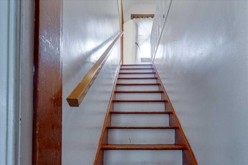 5105 53 Avenue, Ponoka, AB - Indoor Photo Showing Other Room