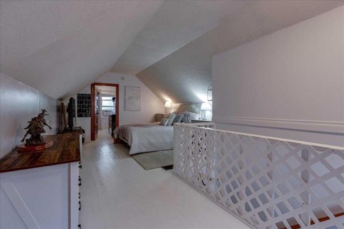 5105 53 Avenue, Ponoka, AB - Indoor Photo Showing Bedroom