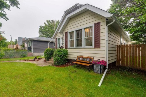 5105 53 Avenue, Ponoka, AB - Outdoor