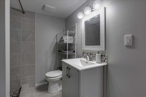 5105 53 Avenue, Ponoka, AB - Indoor Photo Showing Bathroom