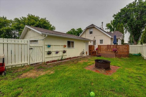 5105 53 Avenue, Ponoka, AB - Outdoor