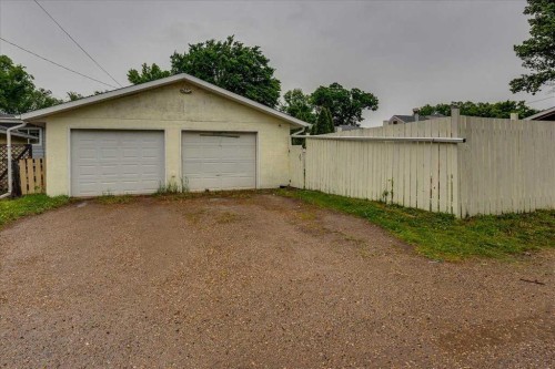 5105 53 Avenue, Ponoka, AB - Outdoor