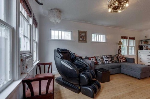 5105 53 Avenue, Ponoka, AB - Indoor