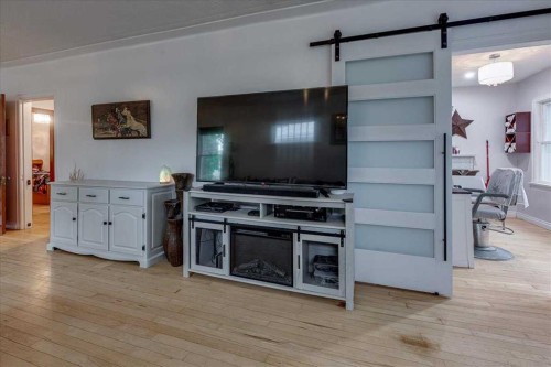 5105 53 Avenue, Ponoka, AB - Indoor