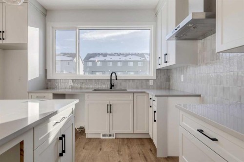 33 Savanna Place Ne, Calgary, AB 