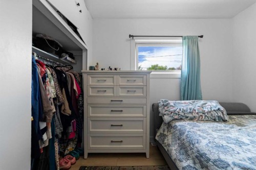 5219 50 Avenue, Camrose, AB - Indoor Photo Showing Bedroom