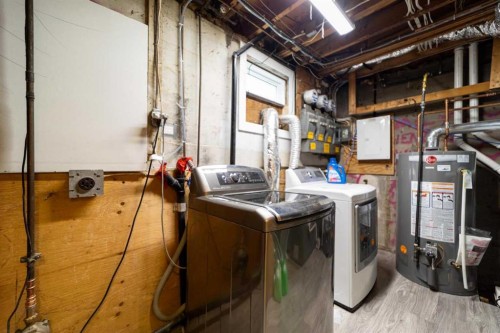 5219 50 Avenue, Camrose, AB - Indoor Photo Showing Laundry Room