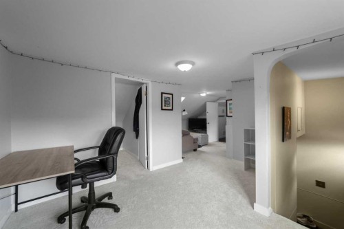 5219 50 Avenue, Camrose, AB - Indoor