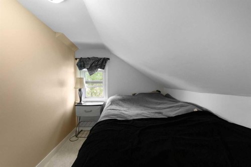 5219 50 Avenue, Camrose, AB - Indoor Photo Showing Bedroom