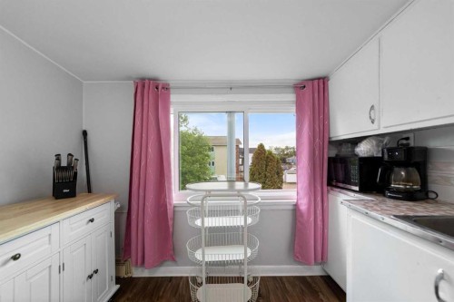 5219 50 Avenue, Camrose, AB - Indoor Photo Showing Kitchen