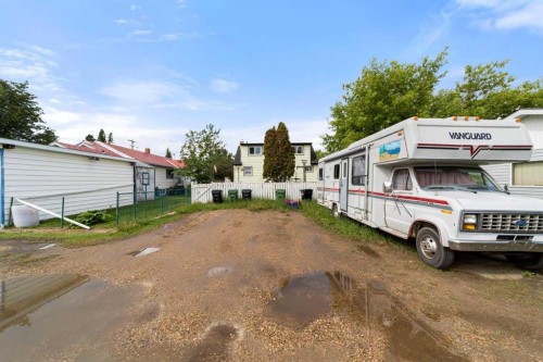 5219 50 Avenue, Camrose, AB - Outdoor