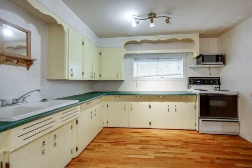 4515 50 Avenue, Innisfail, AB 