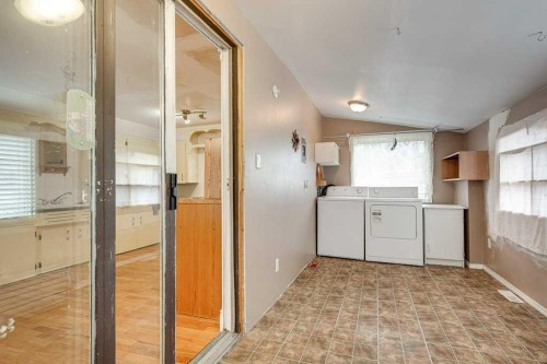 4515 50 Avenue, Innisfail, AB 