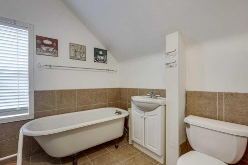 4515 50 Avenue, Innisfail, AB 