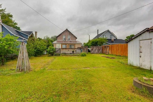 4515 50 Avenue, Innisfail, AB 