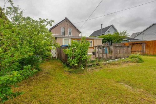 4515 50 Avenue, Innisfail, AB 
