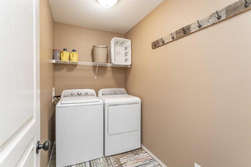 74 Pine Crescent, Blackfalds, AB 