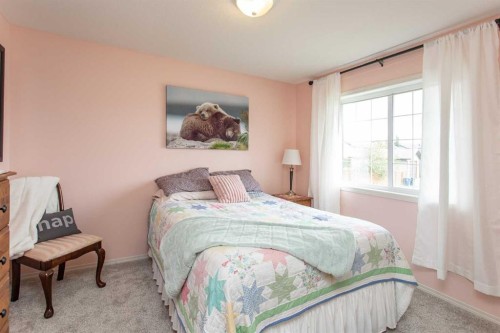 74 Pine Crescent, Blackfalds, AB 