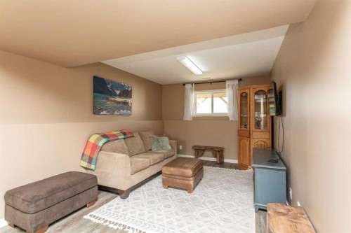 74 Pine Crescent, Blackfalds, AB 