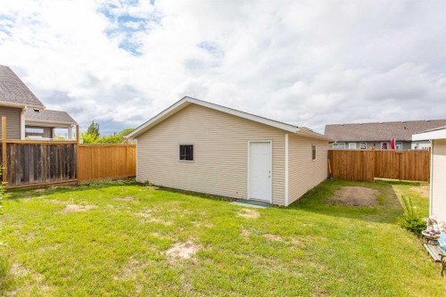 74 Pine Crescent, Blackfalds, AB 